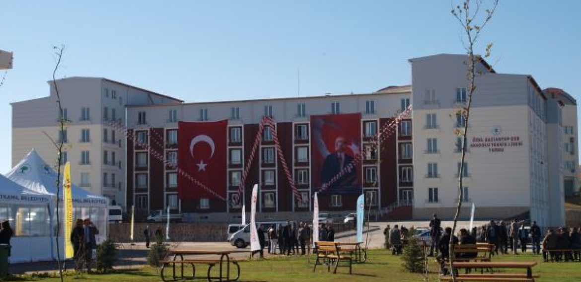 YURT MÜDÜRÜ MEHMET ŞAHİN 2.DÖNEM 1. YAZILILARI İÇİN TÜM ÖĞRENCİLERE BAŞARILAR DİLEDİ