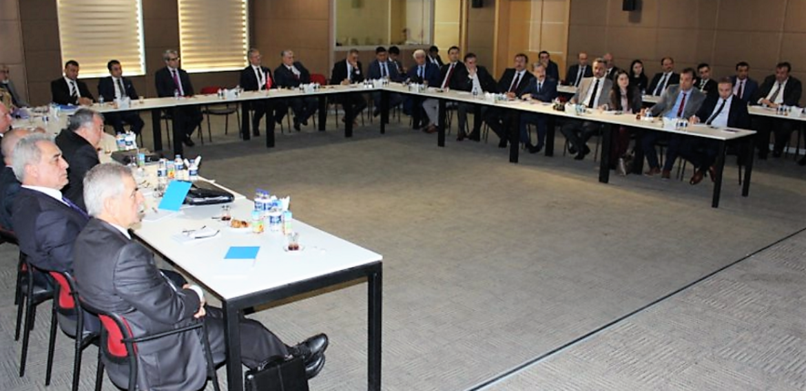 OKULUMUZ OSB İÇİNDE VE DIŞINDA AÇILAN ÖZEL MESLEKİ VE TEKNİK ANADOLU LİSELERİNİN KURUM TEMSİLCİLERİ TOPLANTISINA KATILDI