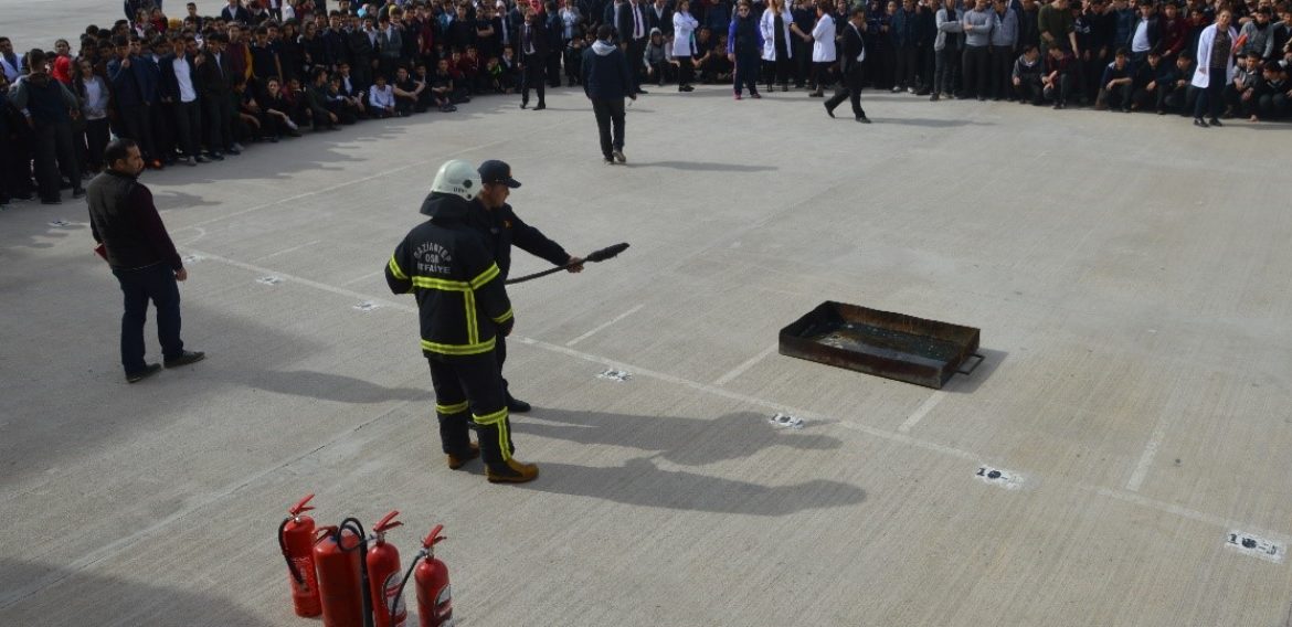 SİVİL SAVUNMA GÜNÜ KAPSAMINDA OKULUMUZDA “YANGIN TATBİKATI”